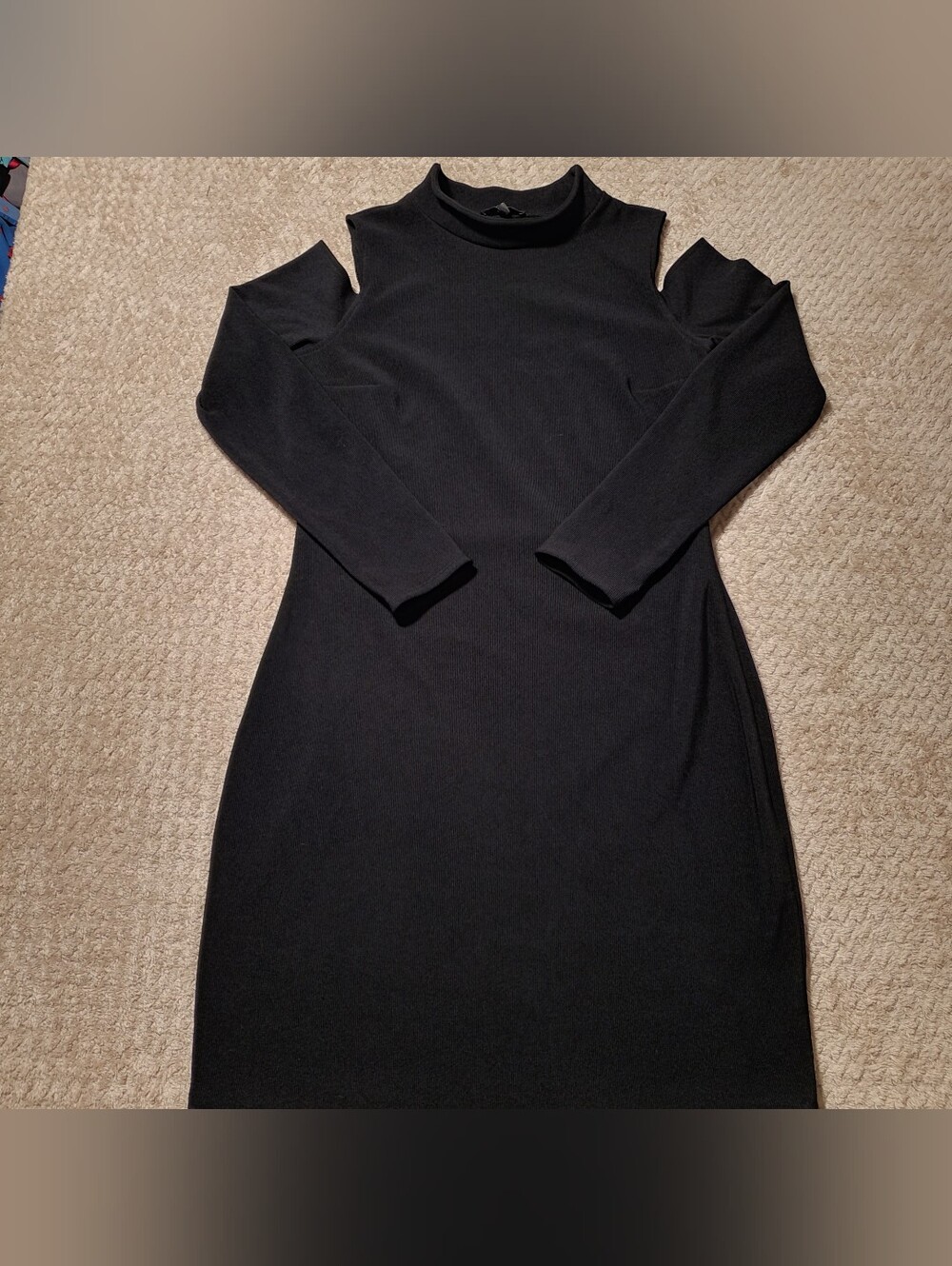 Express Black Cold-Shoulder Long Sleeve Midi Dress